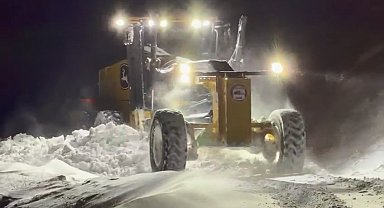 Elazığ'da kapalı 108 köy yolunda çalışmalar sürüyor