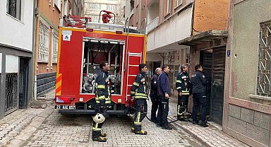 Elazığ'da metruk binada yangın