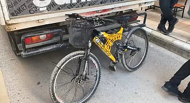 Elazığ'da pikaba çarpan bisikletli yaralandı