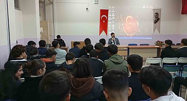 Karakoçan'da öğrencilere konferans