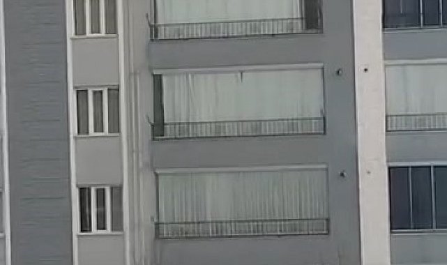 Çatıdaki karı temizlerken hayatını hiçe saydı