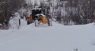 Elazığ'da 181 köy yolu açıldı, 365'inde çalışmalar sürüyor
