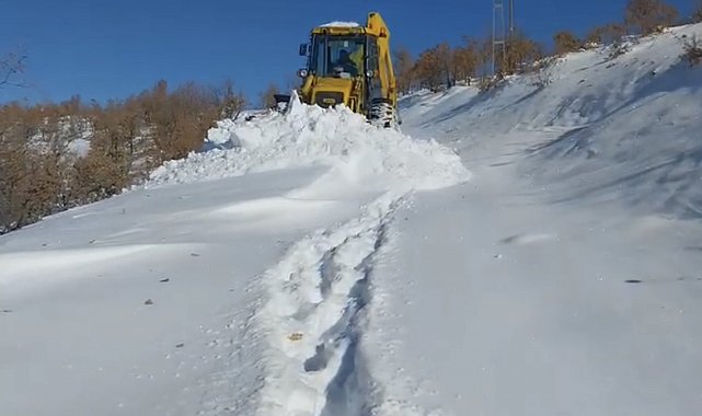 Elazığ'da 79 köy yolunda çalışmalar sürüyor
