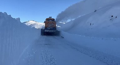 Elazığ'da kapalı 93 köy yolunda çalışmalar sürüyor