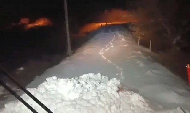 Elazığ'da kapanan 67 köy yolunu açma çalışmaları sürüyor