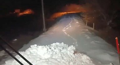 Elazığ'da kapanan 67 köy yolunu açma çalışmaları sürüyor