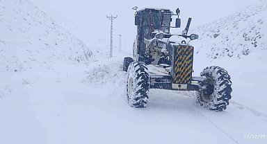 Elazığ'da kar etkili oldu: 482 köy yolu ulaşıma kapandı