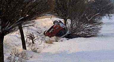 Elazığ'da otomobil devrildi