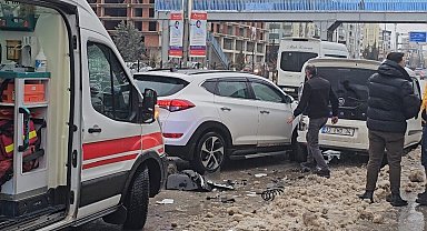 Elazığ'da otomobil ile taksi çarpıştı: 1 yaralı