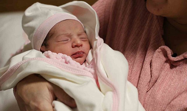 Elazığ'da yeni yılın ilk dakikalarında 4 bebek dünyaya geldi