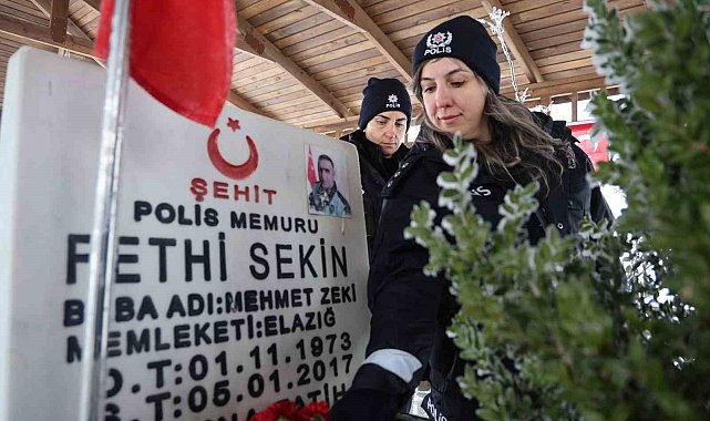 Şehit Fethi Sekin kabri başında anıldı