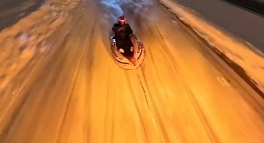 Şişme botu kızak yapıp ATV araçla çektiler