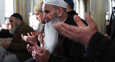 Elazığ'da depremde hayatını kaybedenler dualarla anıldı