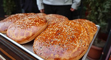 Elazığ'da Ramazan'a özel "Nohut ekmeği"