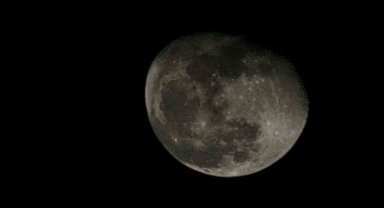 Elazığ'da şişkin ay mest etti