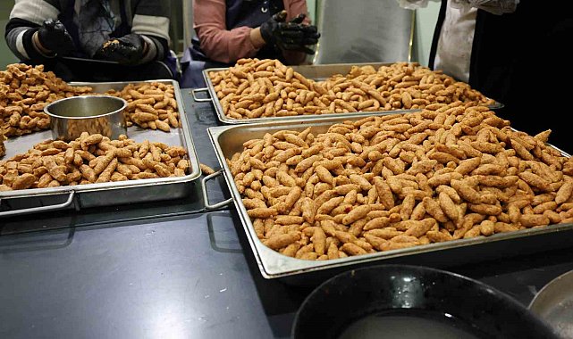 Gönüllüler el ele verdi her gün 250 ihtiyaç sahibine iftar hazırlıyor