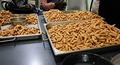 Gönüllüler el ele verdi her gün 250 ihtiyaç sahibine iftar hazırlıyor