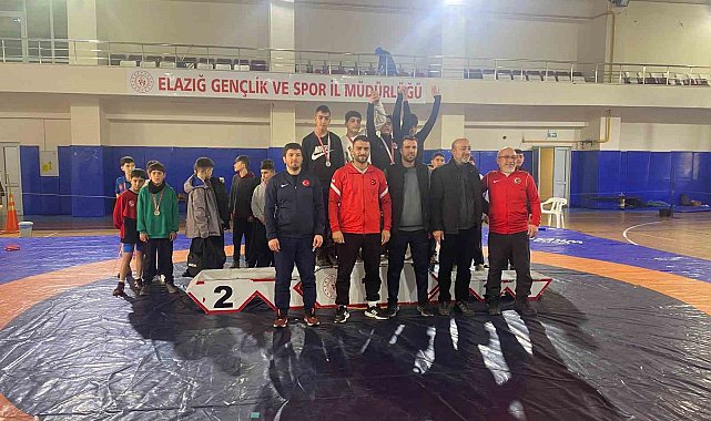 Kovancılar güreş takımı Elazığ'da 8 altın madalyayla zirveye çıktı