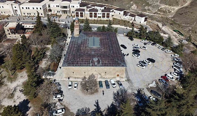 Tarihi Ulu Cami'de Ramazan ayının ilk Cuma namazı eda edildi