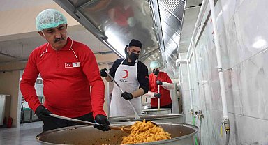 Dev kazanlar, ihtiyaç sahipleri için kaynıyor