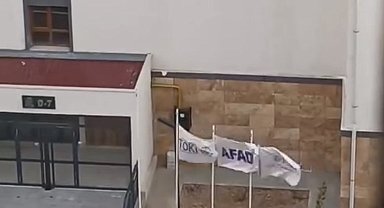 Elazığ'da iki küçük kalpten Türk bayrağına büyük vefa