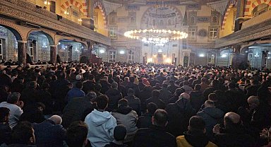 Kadir Gecesi'nde camiler doldu taştı