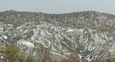 Arıcak'ta sağanak ve dolu etkili oldu