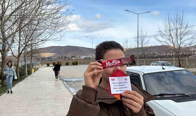Elazığ'da 'Mutluluk Paylaştıkça Çoğalır' sosyal deneyi