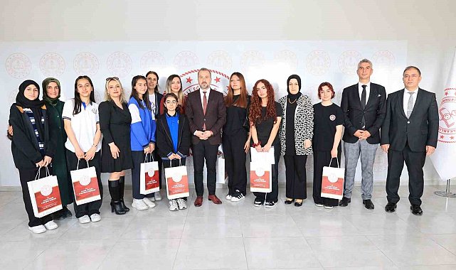 Elazığ'da derece giren öğrenciler ödüllendirildi