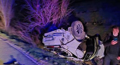 Elazığ'da otomobil takla attı: 2 yaralı