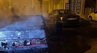 Elazığ'da TOFAŞ araç alev alev yandı