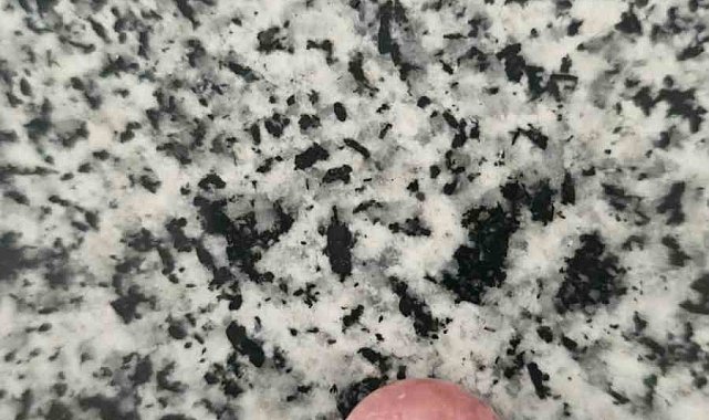 Şekerin içinden taş çıktı