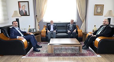 Ticaret Borsası Başkanı Dumandağ, Başkan Şerifoğulları'yla bir araya geldi