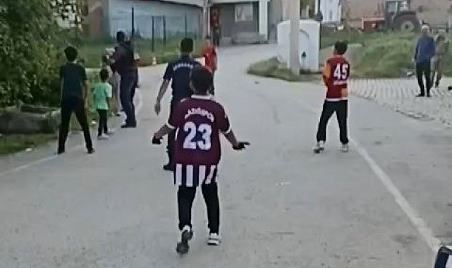 Elazığ'da gönülleri ısıtan maç: Jandarma ve çocuklar aynı sahada buluştu