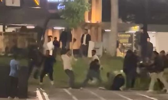 Elazığ'da iki grup arasındaki tekmeli yumruklu kavga kameraya yansıdı