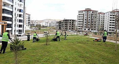 Elazığ'da kent genelinde yeşil alan çalışmaları sürüyor