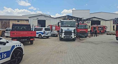 Elazığ'da depo yangını söndürüldü