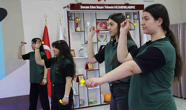 Elazığ'da genç kızların dart sporuna ilgisi artıyor