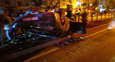 Elazığ'da kamyonet ile otomobil çarpıştı: 5 yaralı