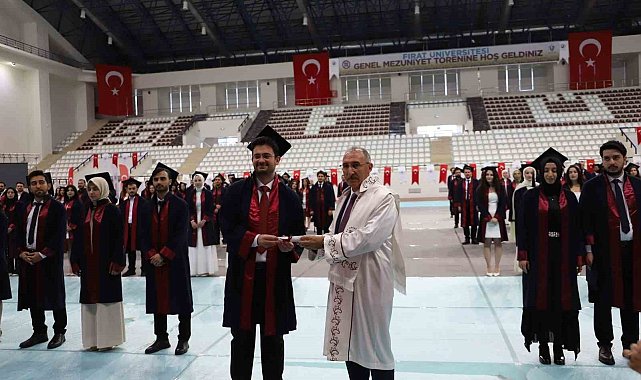 Fırat Üniversitesi Tıp Fakültesi 38. dönem mezunlarını uğurladı