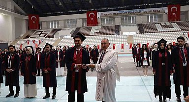 Fırat Üniversitesi Tıp Fakültesi 38. dönem mezunlarını uğurladı