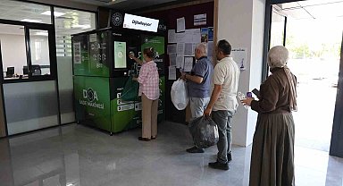Elazığ'da depozito iade cihazları vatandaşlardan yoğun ilgi görüyor