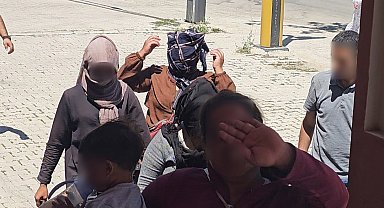 Elazığ'da dilenci şebekesine operasyon: Kameralara el salladılar