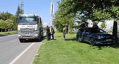 Elazığ'da otomobil ile beton mikseri çarpıştı: 5 yaralı